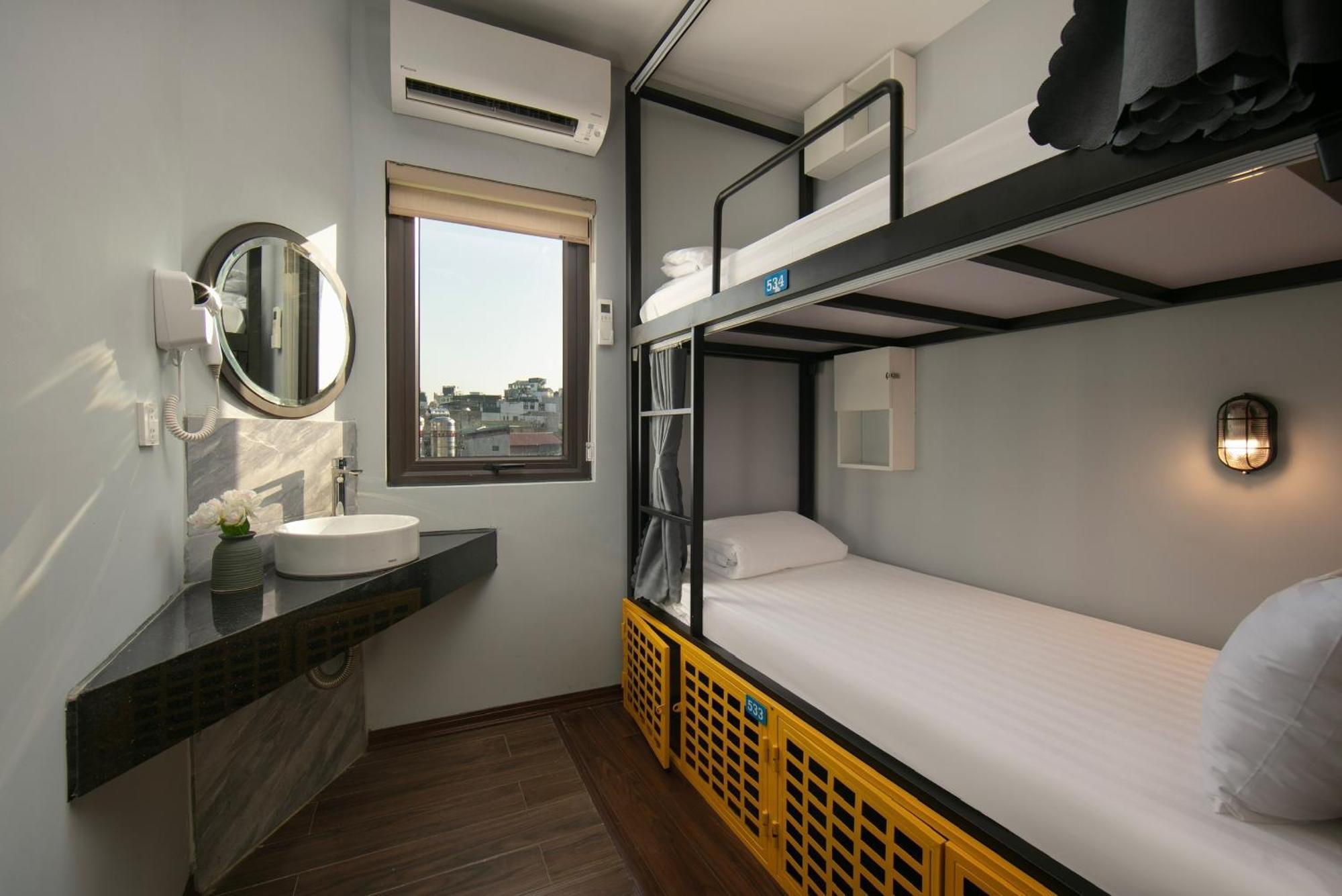 Lakeview Backpackers Hostel & Rooftop Bar Hanoi Exteriör bild