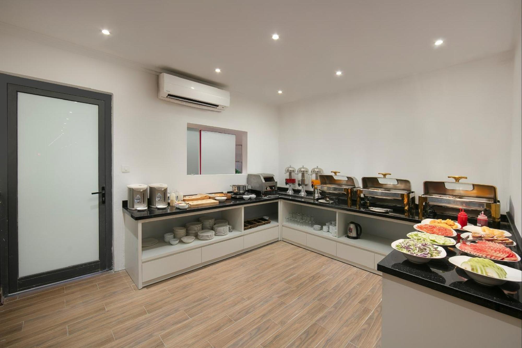 Lakeview Backpackers Hostel & Rooftop Bar Hanoi Exteriör bild