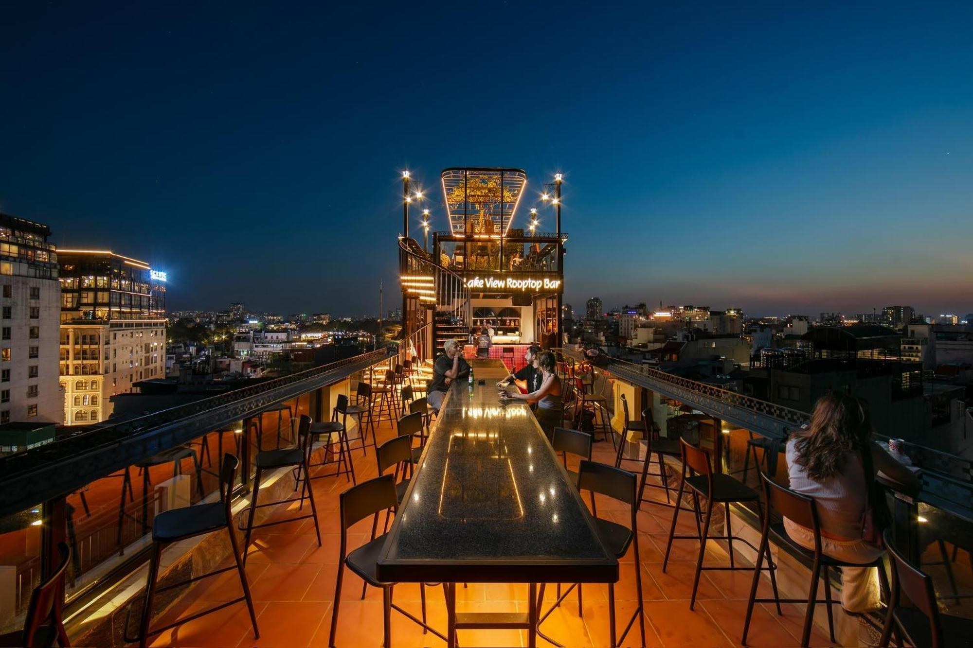 Lakeview Backpackers Hostel & Rooftop Bar Hanoi Exteriör bild