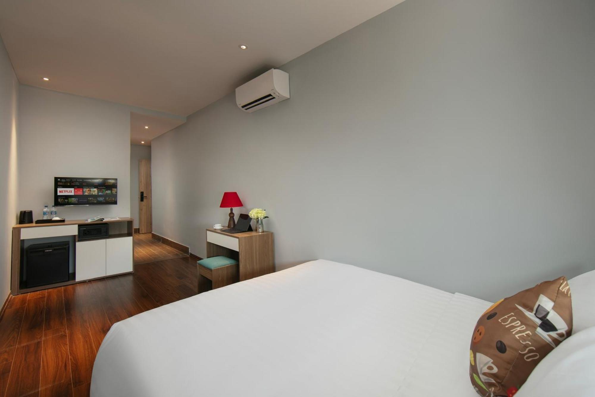 Lakeview Backpackers Hostel & Rooftop Bar Hanoi Exteriör bild