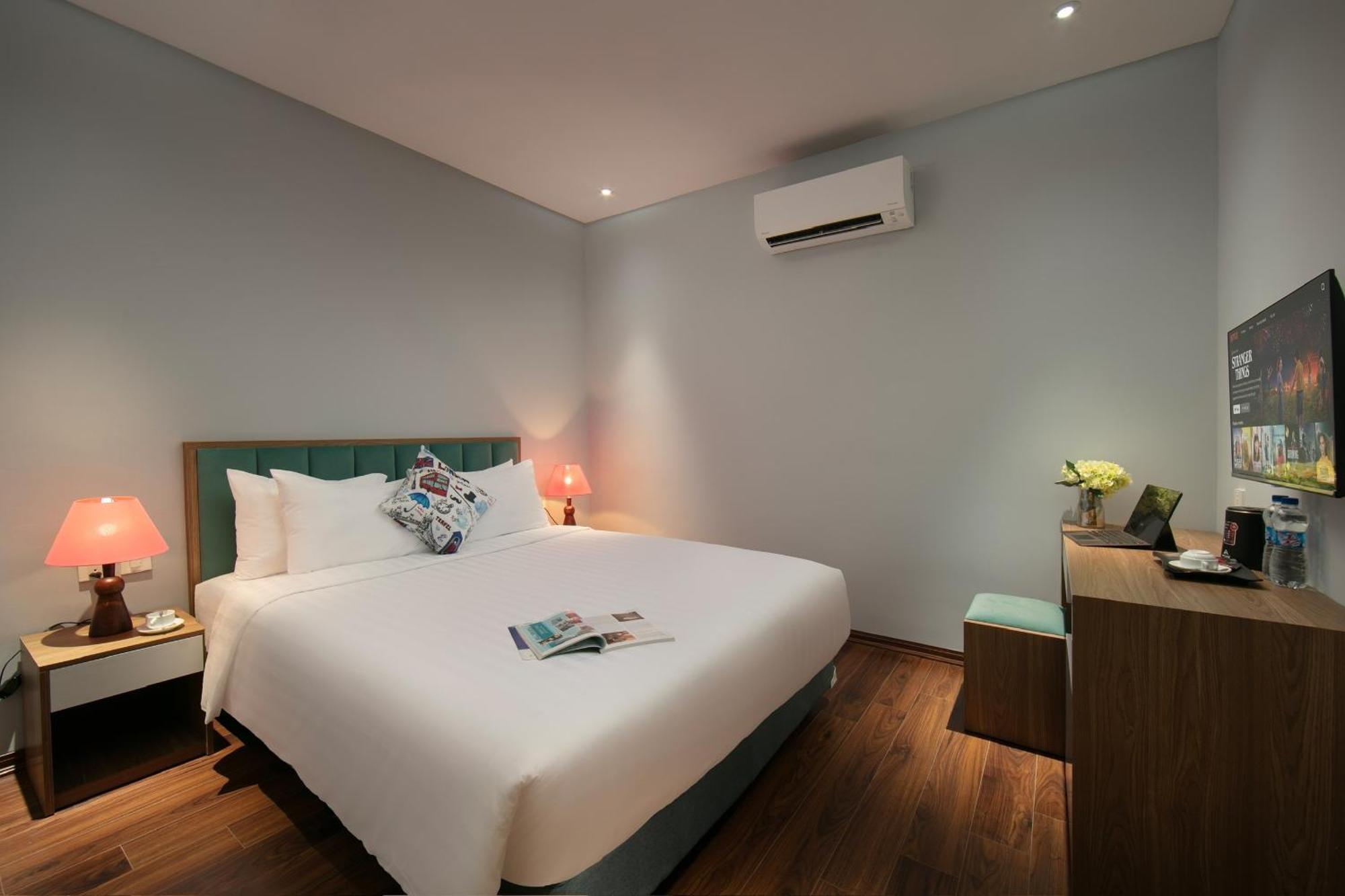 Lakeview Backpackers Hostel & Rooftop Bar Hanoi Exteriör bild