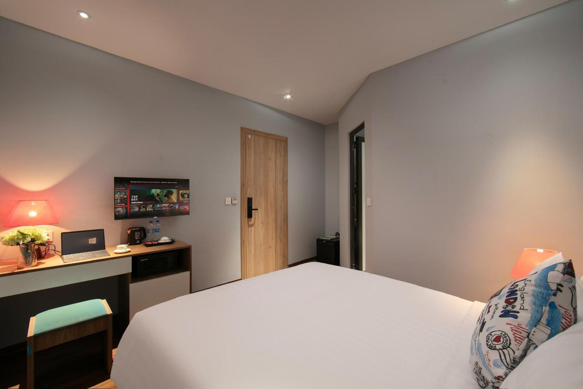 Lakeview Backpackers Hostel & Rooftop Bar Hanoi Exteriör bild