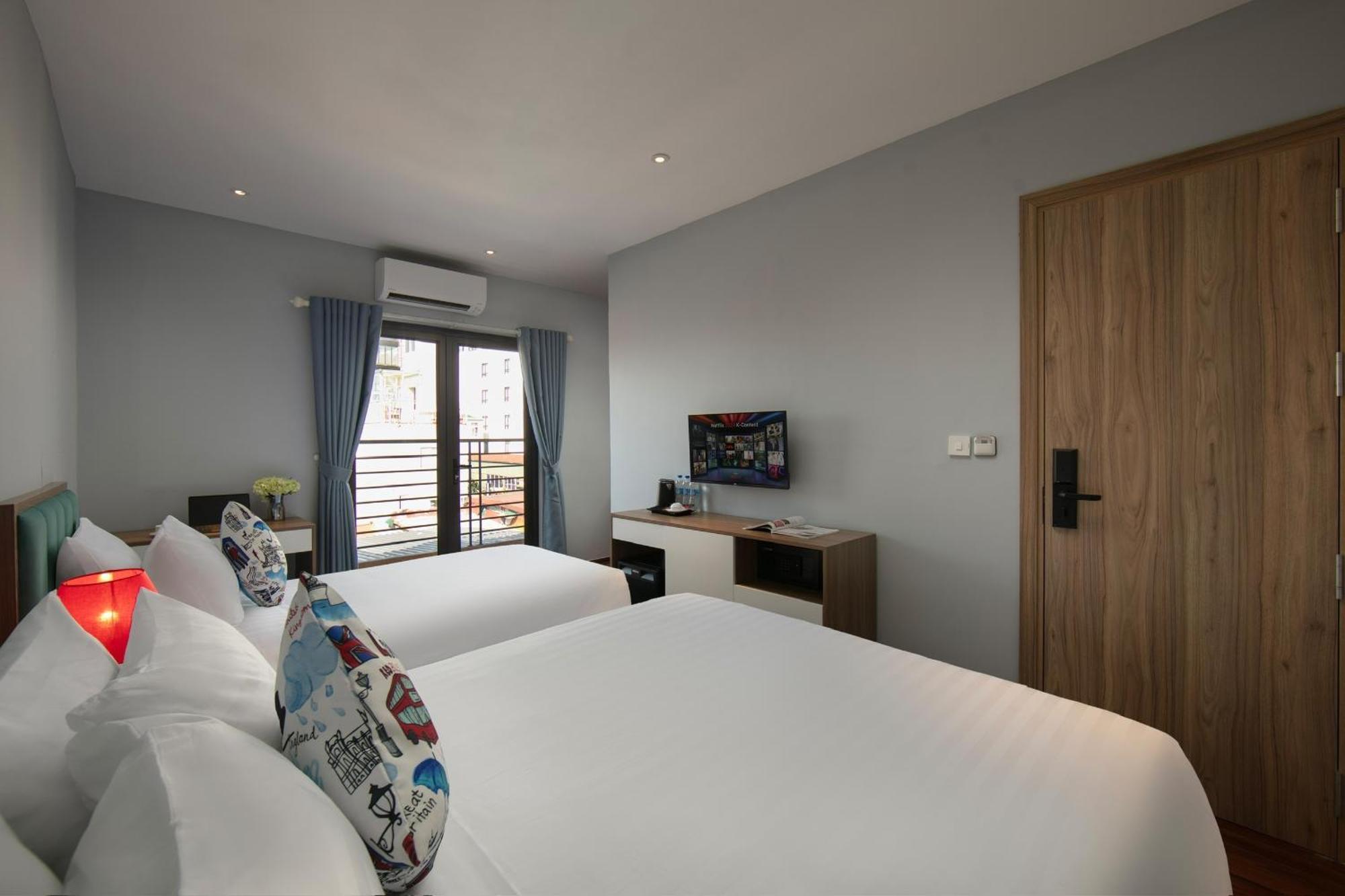 Lakeview Backpackers Hostel & Rooftop Bar Hanoi Exteriör bild