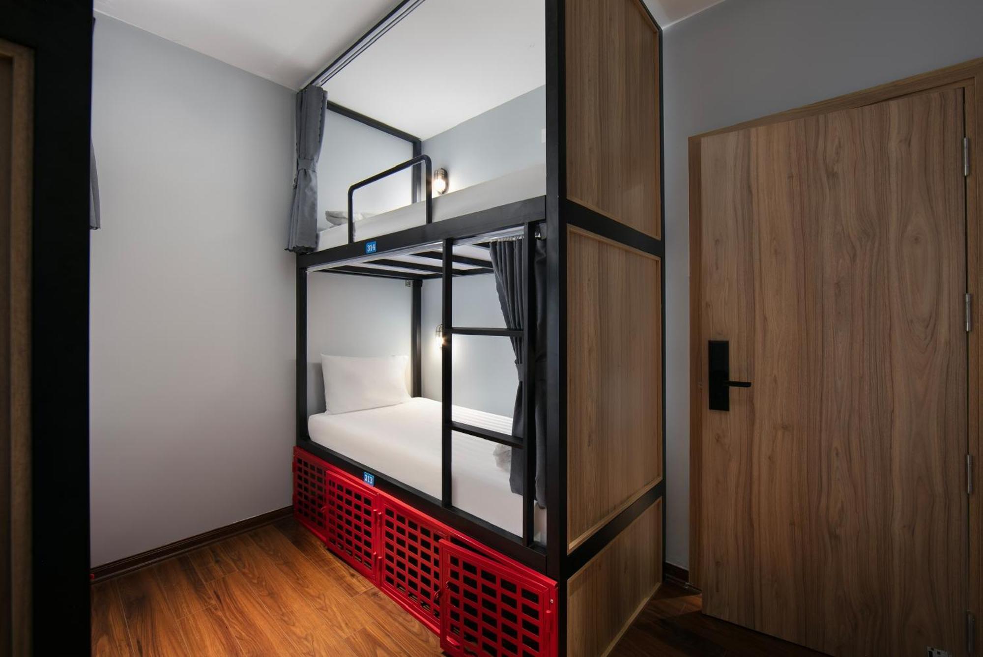 Lakeview Backpackers Hostel & Rooftop Bar Hanoi Exteriör bild