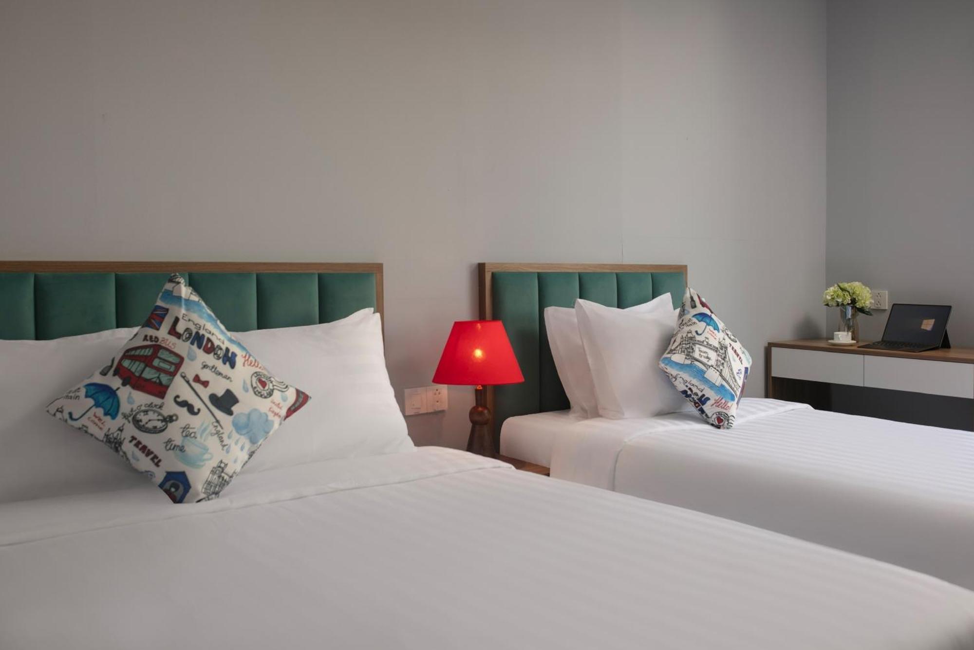 Lakeview Backpackers Hostel & Rooftop Bar Hanoi Exteriör bild