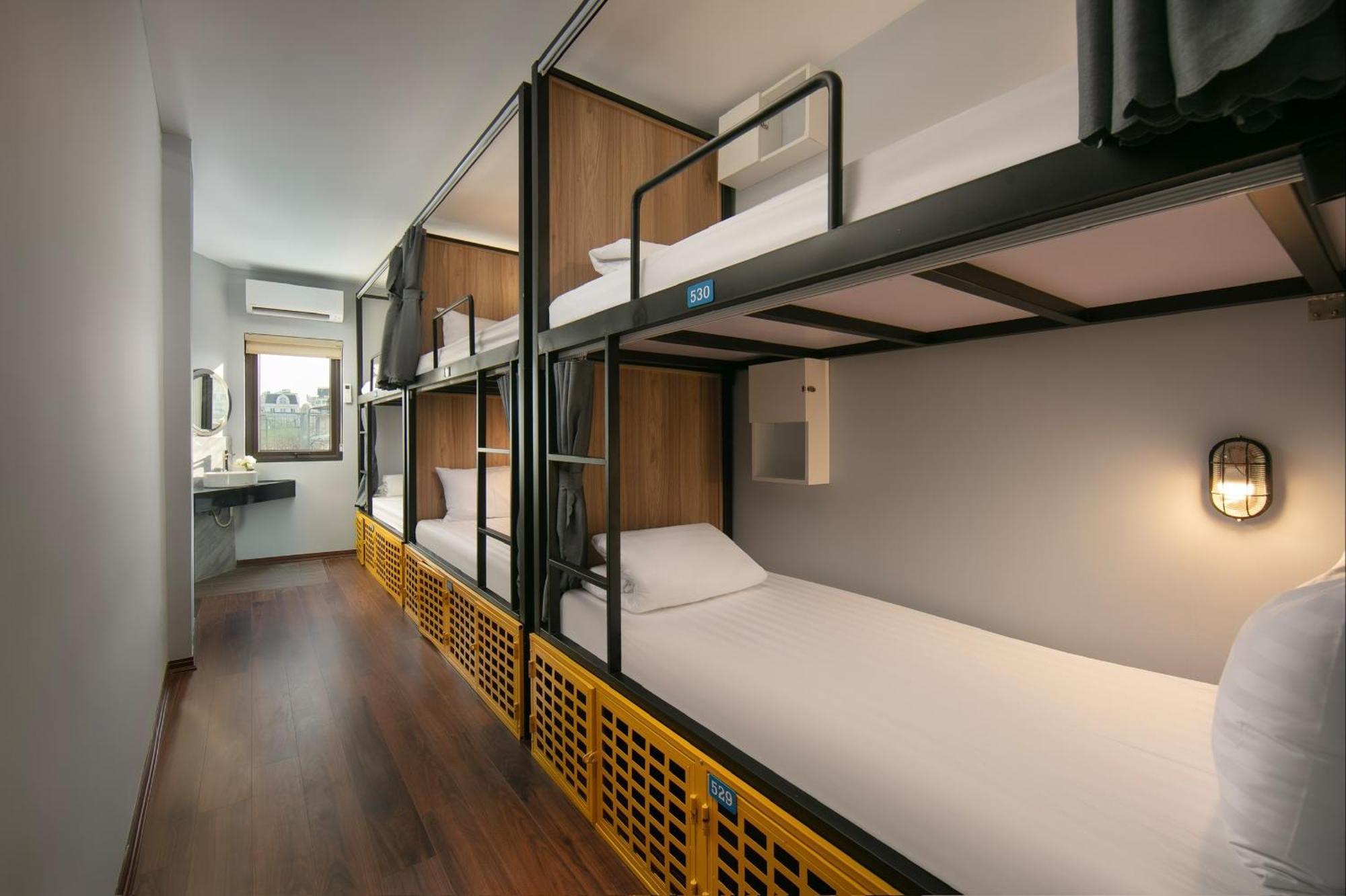 Lakeview Backpackers Hostel & Rooftop Bar Hanoi Exteriör bild