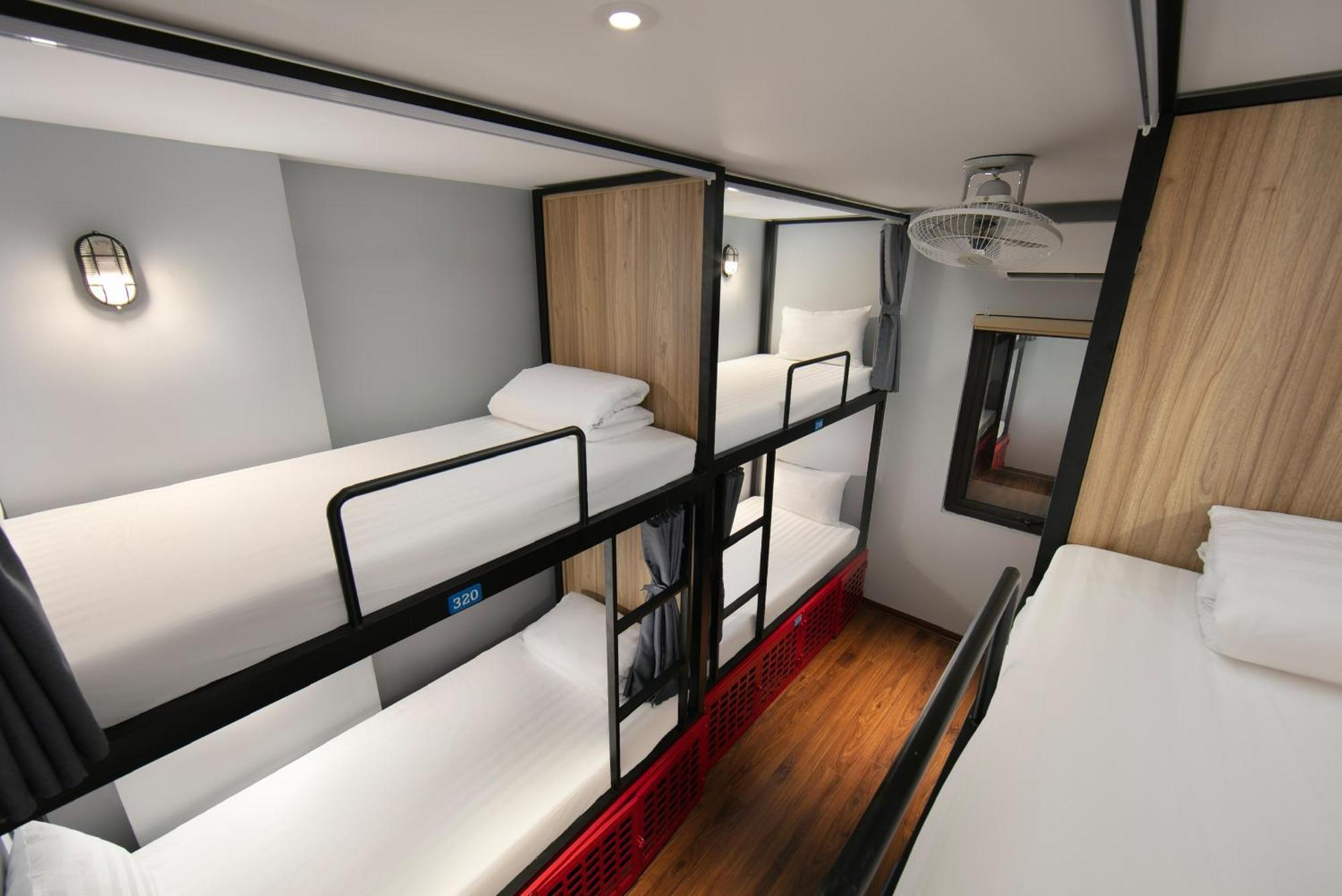 Lakeview Backpackers Hostel & Rooftop Bar Hanoi Exteriör bild