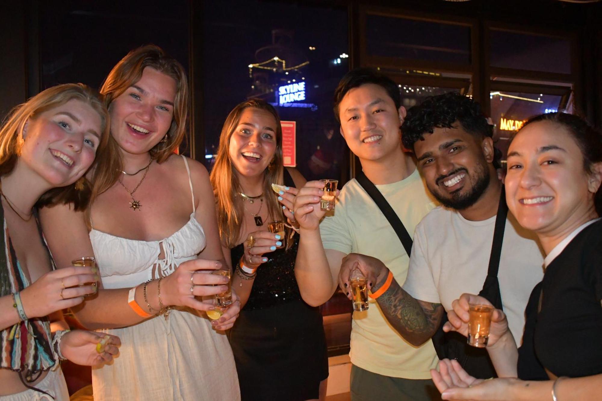 Lakeview Backpackers Hostel & Rooftop Bar Hanoi Exteriör bild