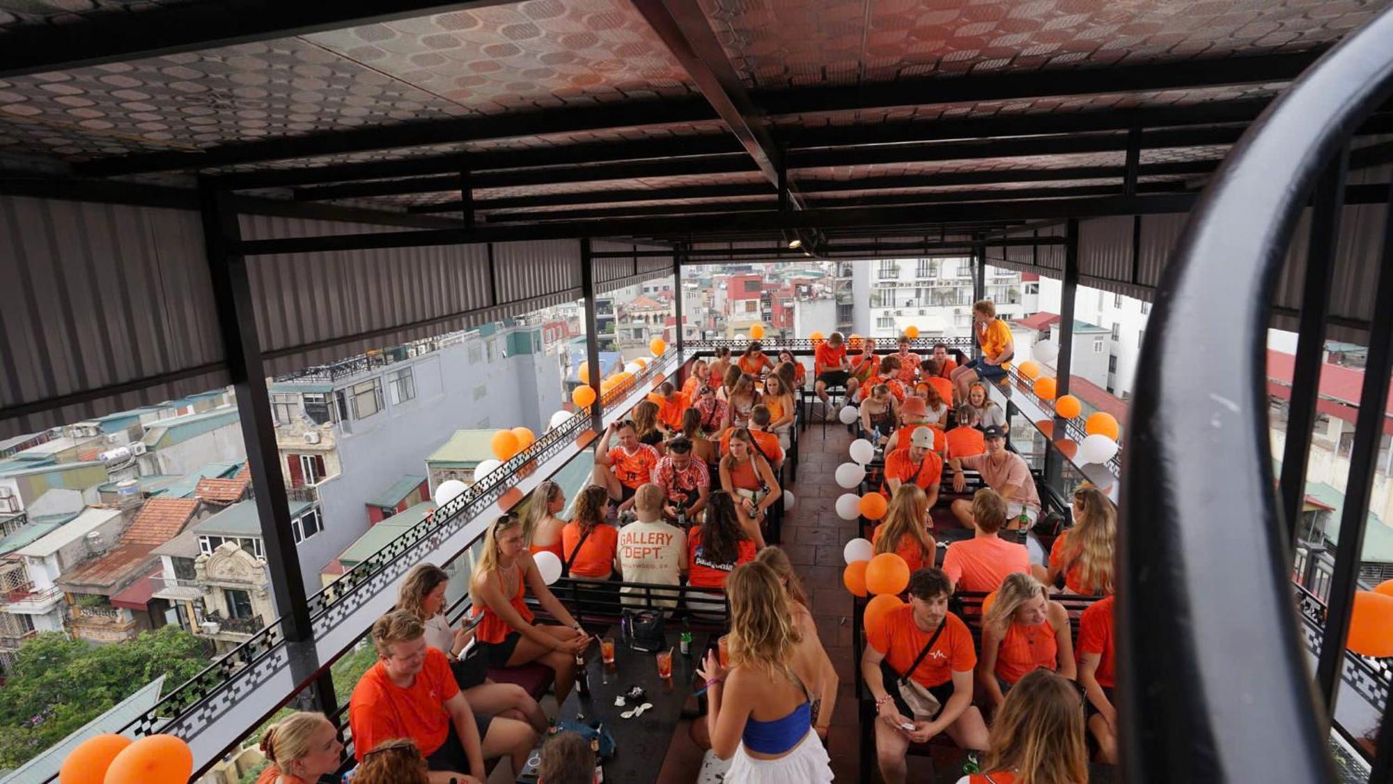 Lakeview Backpackers Hostel & Rooftop Bar Hanoi Exteriör bild