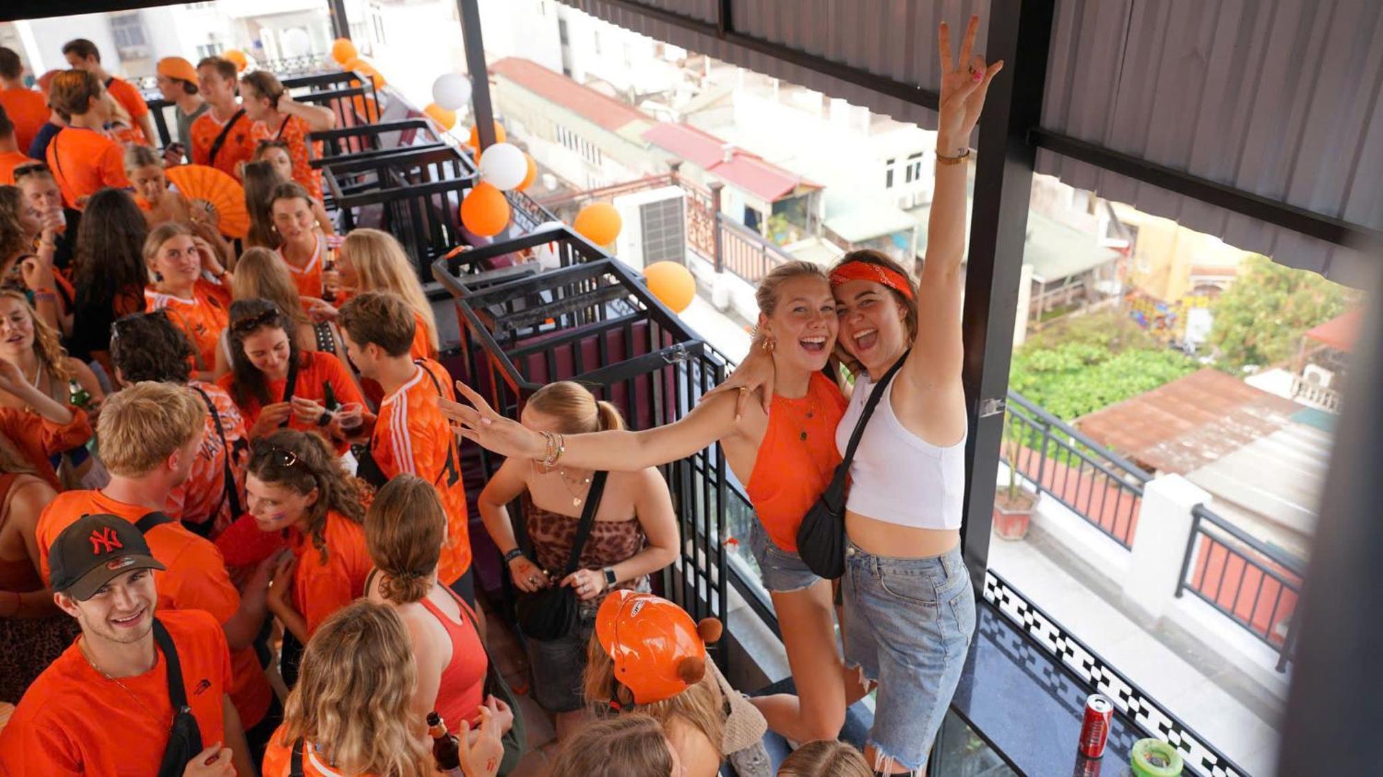 Lakeview Backpackers Hostel & Rooftop Bar Hanoi Exteriör bild