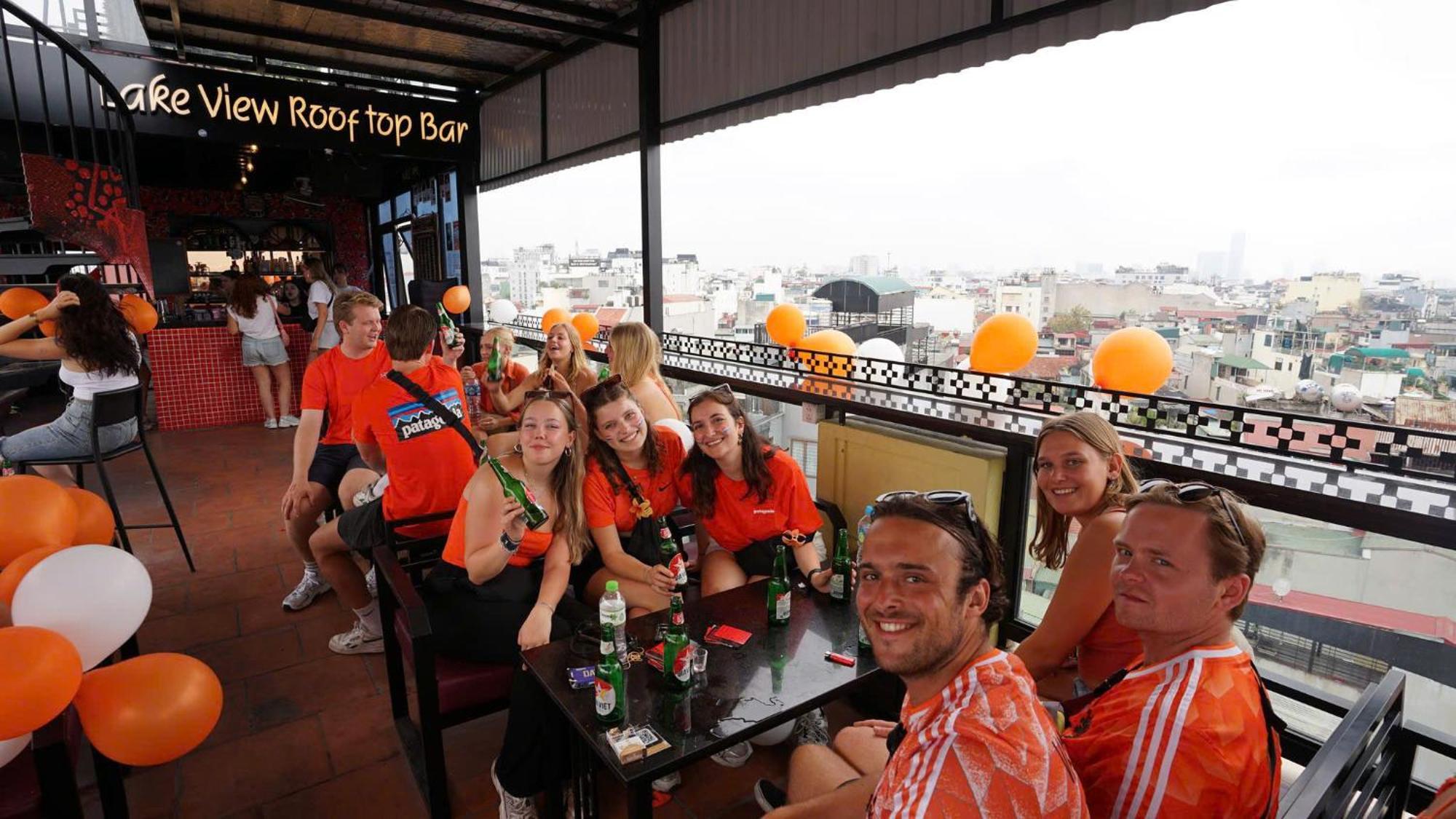 Lakeview Backpackers Hostel & Rooftop Bar Hanoi Exteriör bild